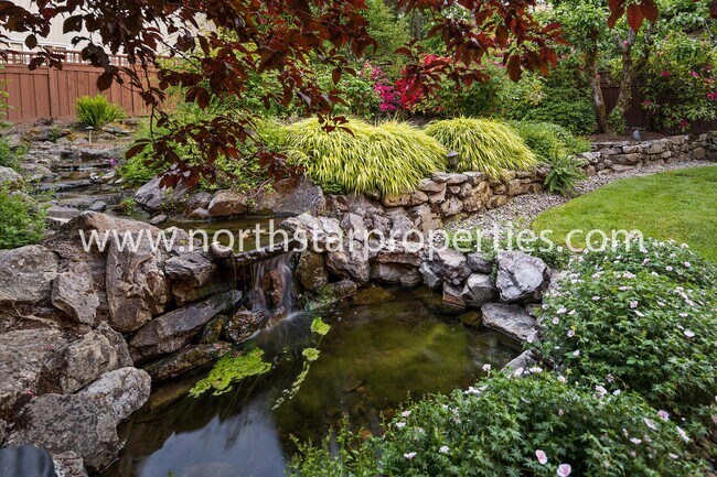 Building Photo - Custom Built Lake Oswego Home Near Lakerid...