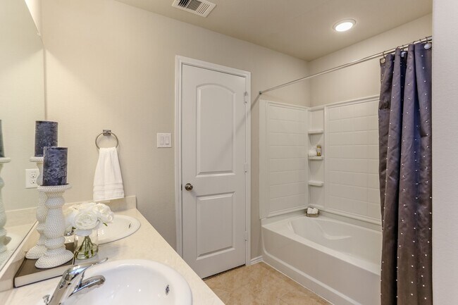 Building Photo - 9922 Southern Bayberry Dr