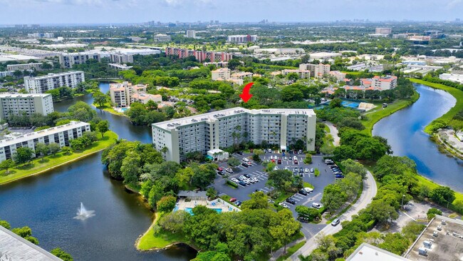 Building Photo - 2334 S Cypress Bend Dr