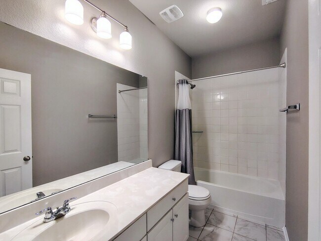 Building Photo - 2307 Sweet Bay Dr