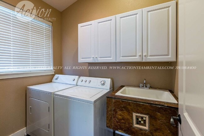 Building Photo - 7225 Centennial Glen Dr