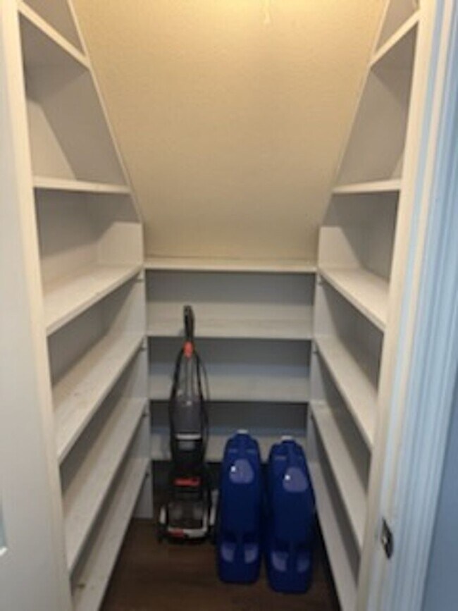 Building Photo - 4343 Ridge Cliff Dr