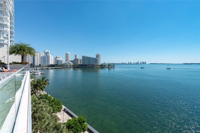 Building Photo - 1155 Brickell Bay Dr