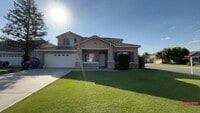 Building Photo - Splendid 5 Bedroom Off Westside Parkway!