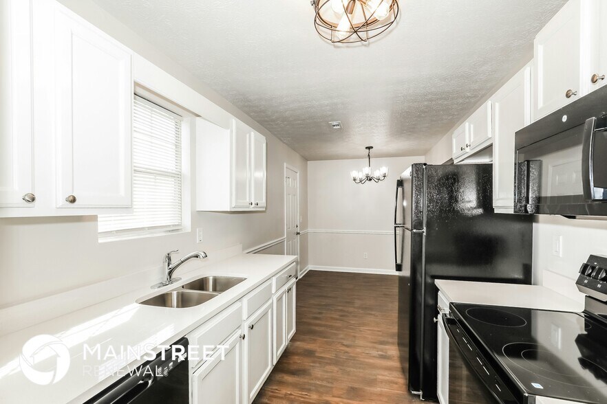 Building Photo - 9430 Sleepy Hollow Ln