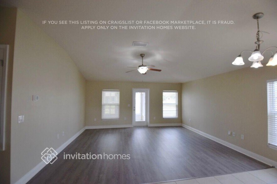 Building Photo - 6035 Serene Pl