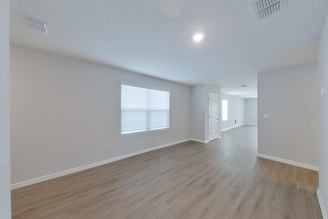 Building Photo - 8620 SW 43rd Ter