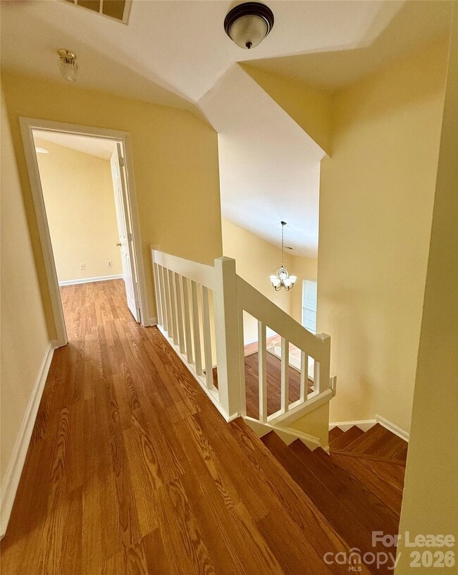 Building Photo - 8288 Golf Ridge Dr