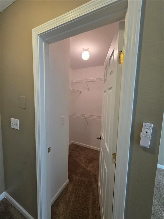 Building Photo - 7067 Brookview Cir