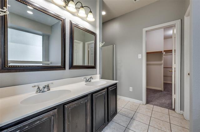 Building Photo - 9801 Cedarcrest Dr