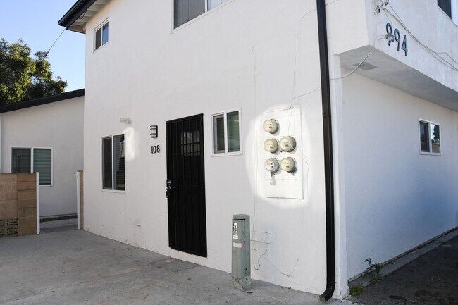 Building Photo - Valencia (994)