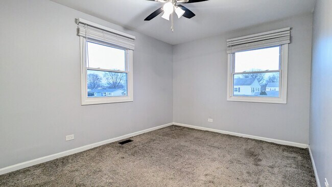 Building Photo - 334 Marcia Ct