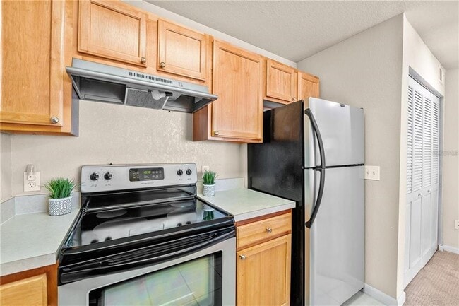 Building Photo - 9117 Lee Vista Blvd