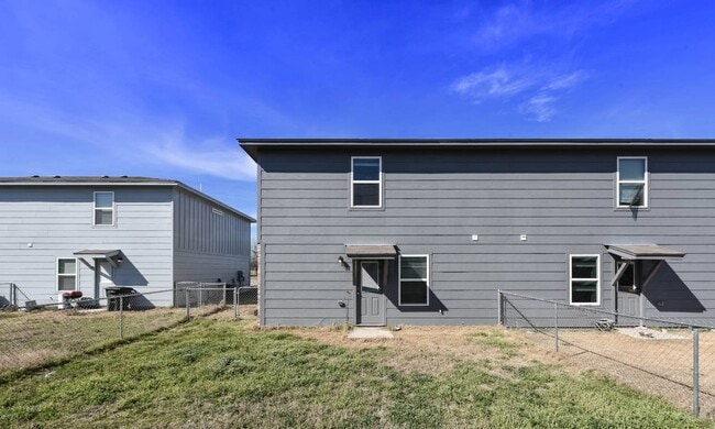 Building Photo - 2816 Leroy Cir