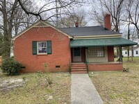 Building Photo - 3 Bedroom House - Excellent value for Bric...