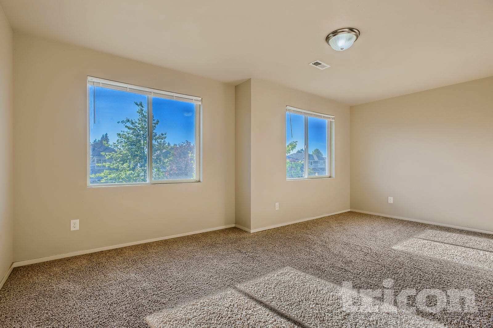 Building Photo - 20615 7th Ave Ct E