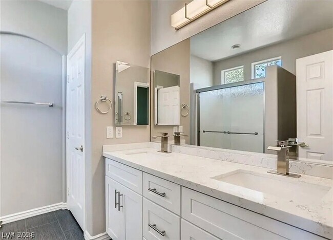 Building Photo - 227 Charming Ct