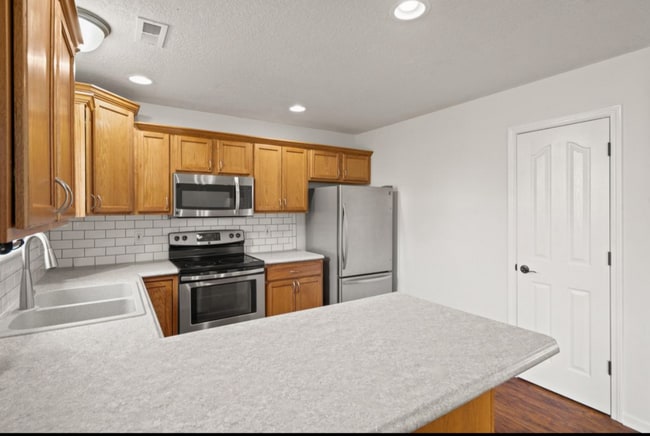 Building Photo - 3905 Jungle Tree Dr