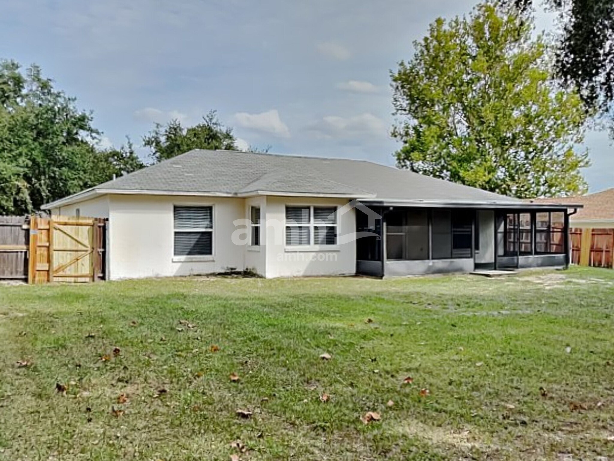 Building Photo - 10717 Siena Dr