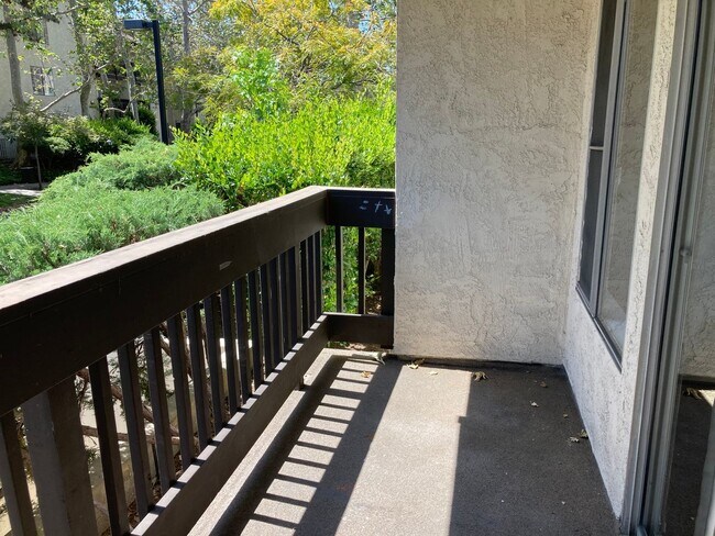 Building Photo - $3,295! Charming 2-Bed, 2-Bath Corner Unit in Gated Culver City Community!