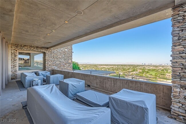 Building Photo - 5 Promontory Pointe Ln