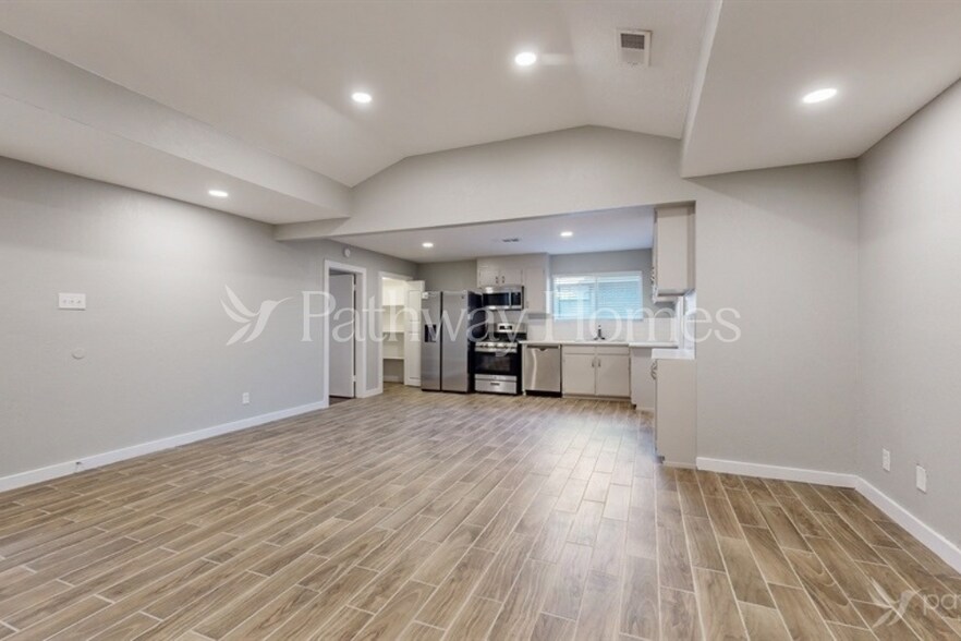 Building Photo - 3914 Winston Dr