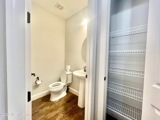 Building Photo - 242 Orchard Ln