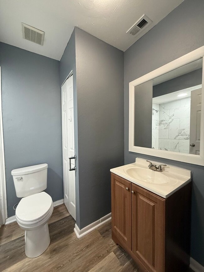 Building Photo - 65th Terrace N - Triplex