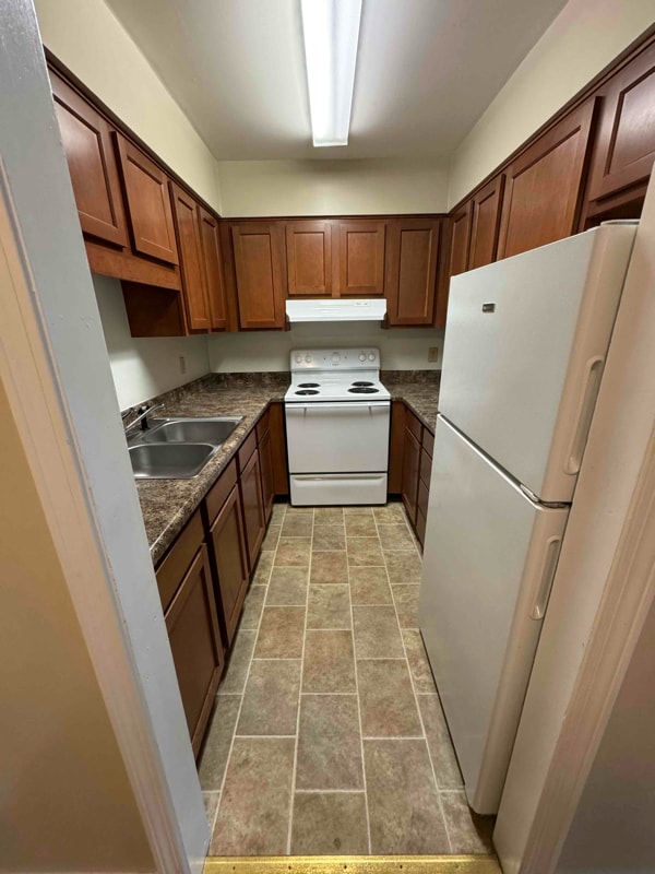 Building Photo - 1801 Marion Manor Dr