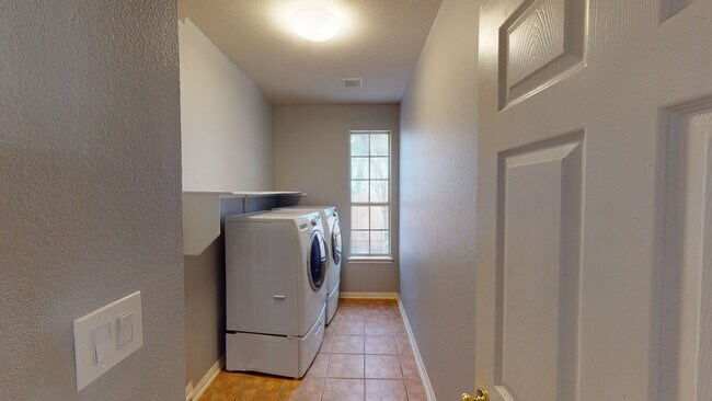 Building Photo - 15224 Calaveras Dr