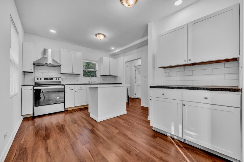 Building Photo - 2348 Court R