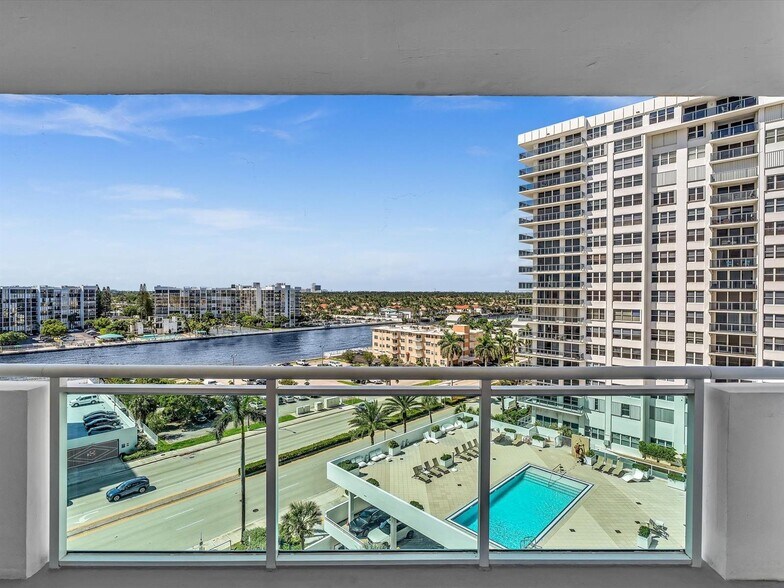 Building Photo - 3001 S Ocean Dr