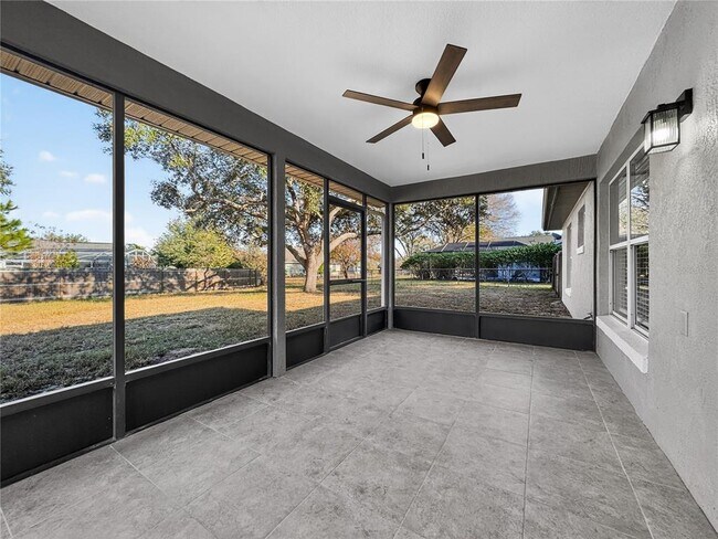 Building Photo - 14309 Golden View Dr