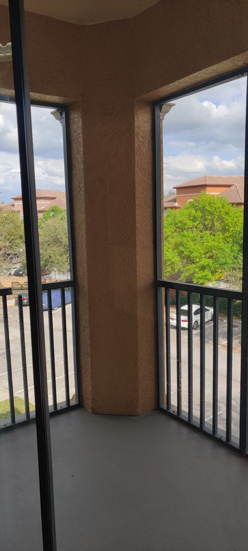 Building Photo - Serenata - 307