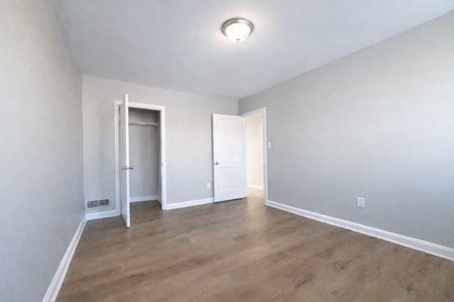 Building Photo - Well-Maintained 4BR Townhome in Prime Baltimore Location