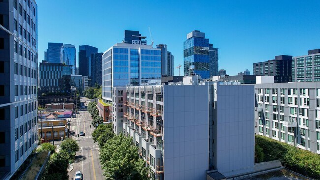 Building Photo - Modern Air Conditioned South Lake Union Lo...