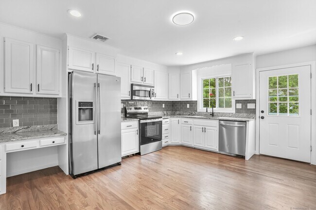 Building Photo - 75 Beecher Ave