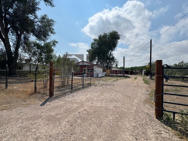 Building Photo - 2401 Overton Rd