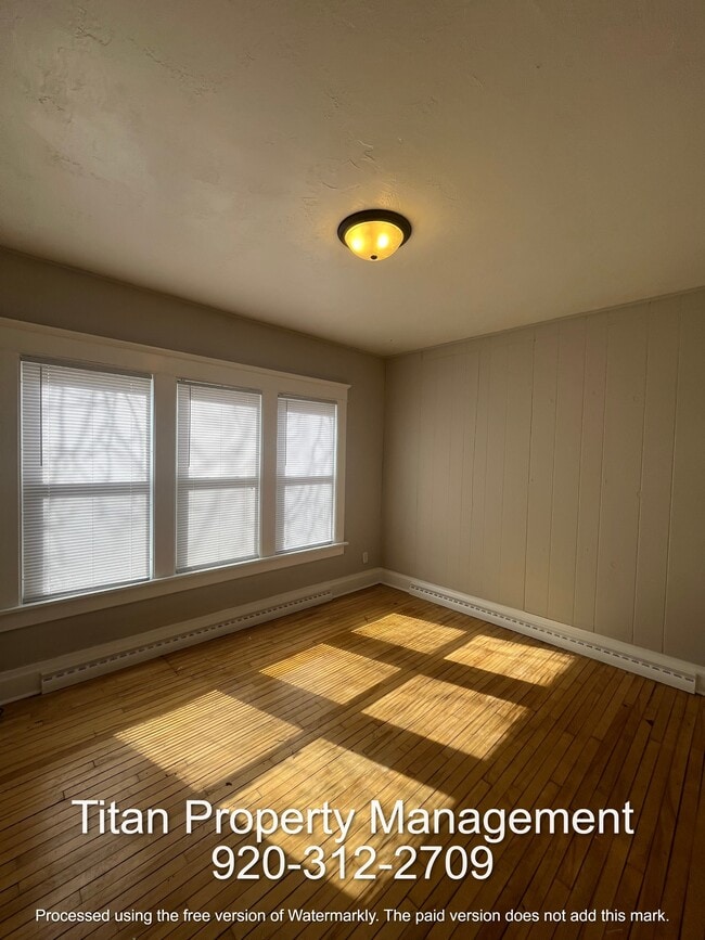 Building Photo - 857 Wisconsin St