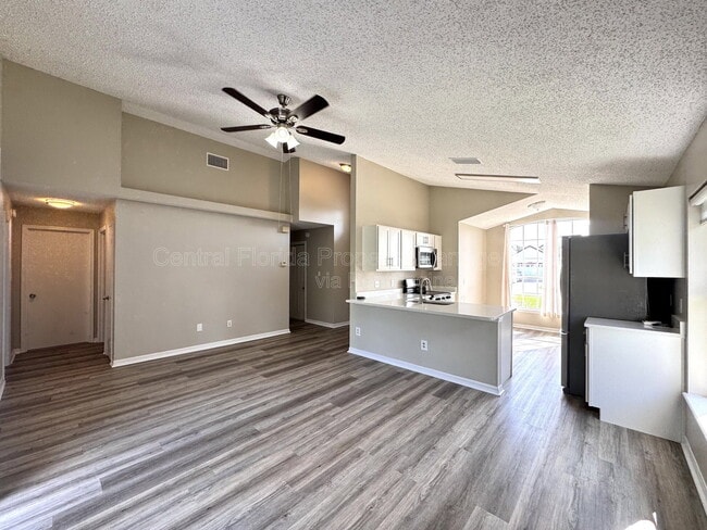 Building Photo - 7305 Marseille Cir