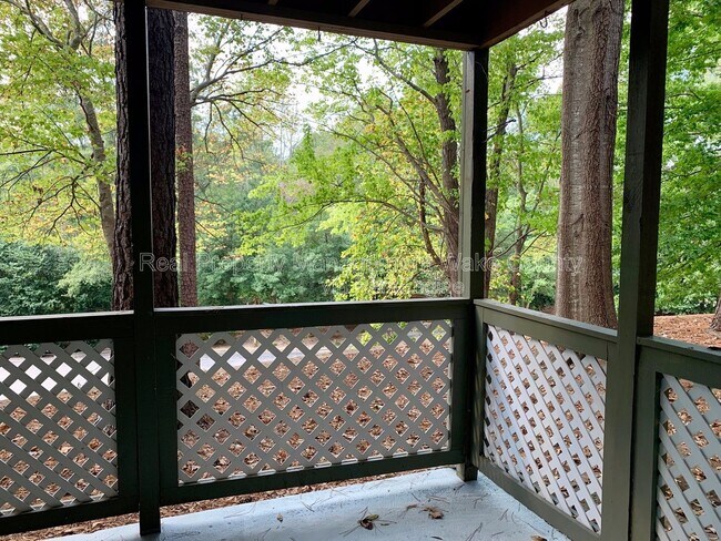 Building Photo - 203 Autumn Chase Dr