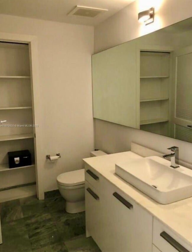 Building Photo - 1050 Brickell Ave