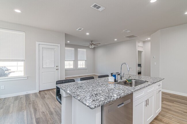 Building Photo - 2207 Matheson Dr