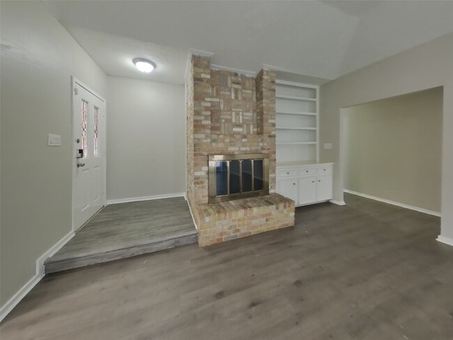 Building Photo - 535 Shady Brook Dr