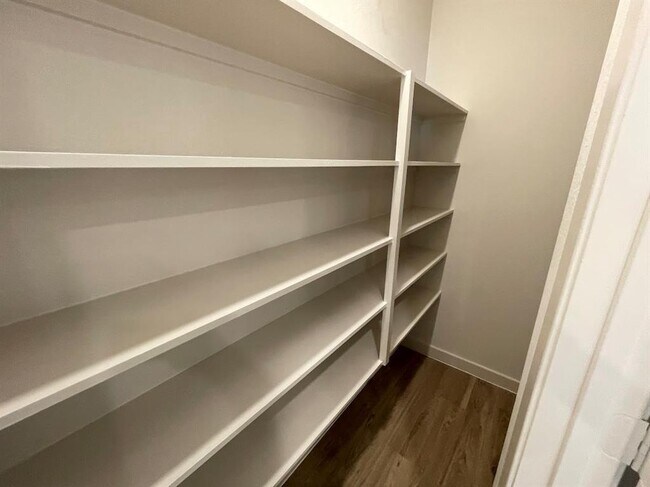 Building Photo - 2517 Appian Way