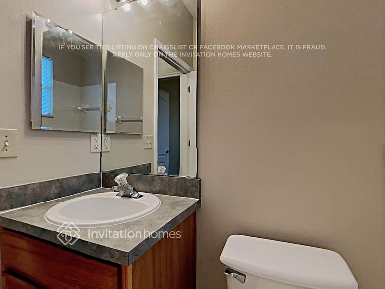 Building Photo - 2430 Leaning Pine St