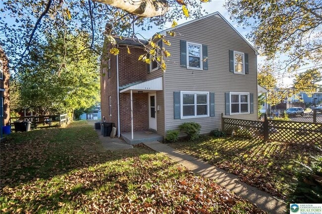 Building Photo - 240 Palmer St