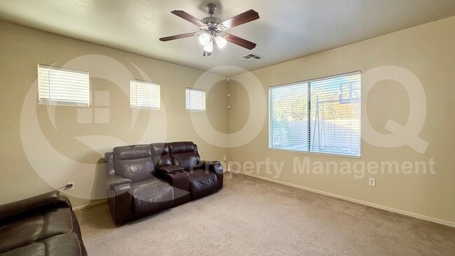 Building Photo - 4170 E Sheffield Ave