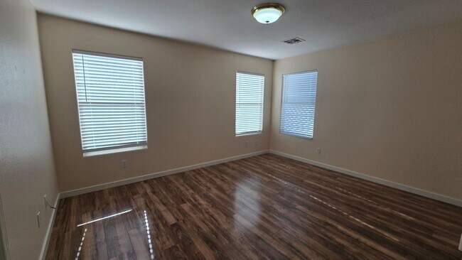 Building Photo - 2 story, 2 car garage, 4 bedroom, All appliances. move in ready home !