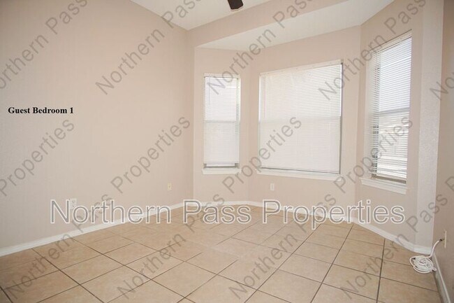 Building Photo - 3900 Kemp Ave